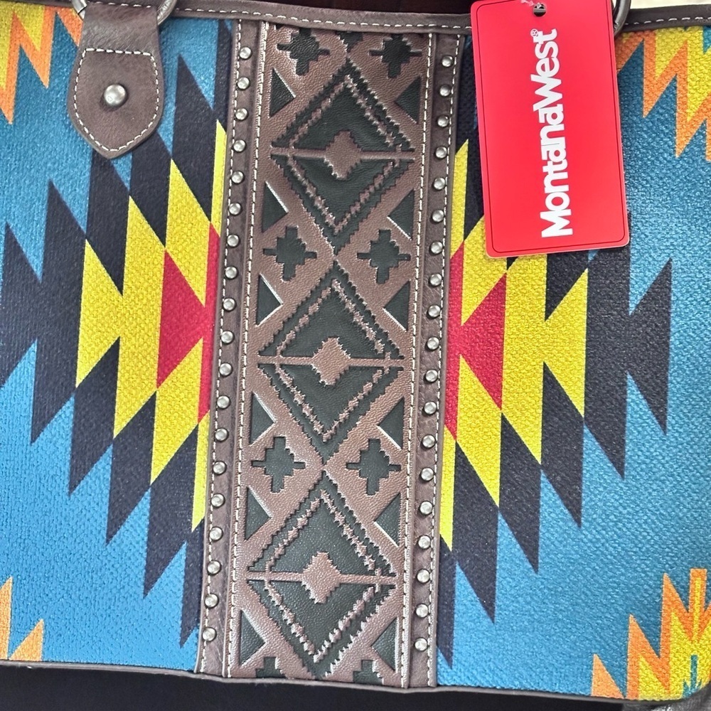 Brown and Multicolor Patterned Tote Bag
Montana West Aztec Tapestry Tote - Picture 4 of 9